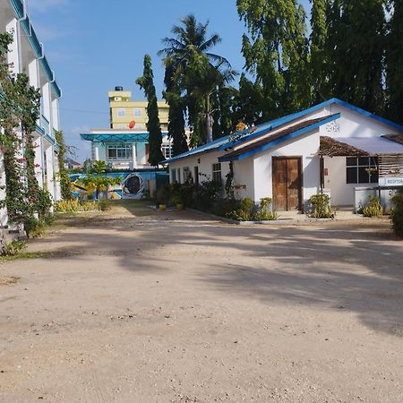 Cefa Hostel Dar es Salaam Exterior foto