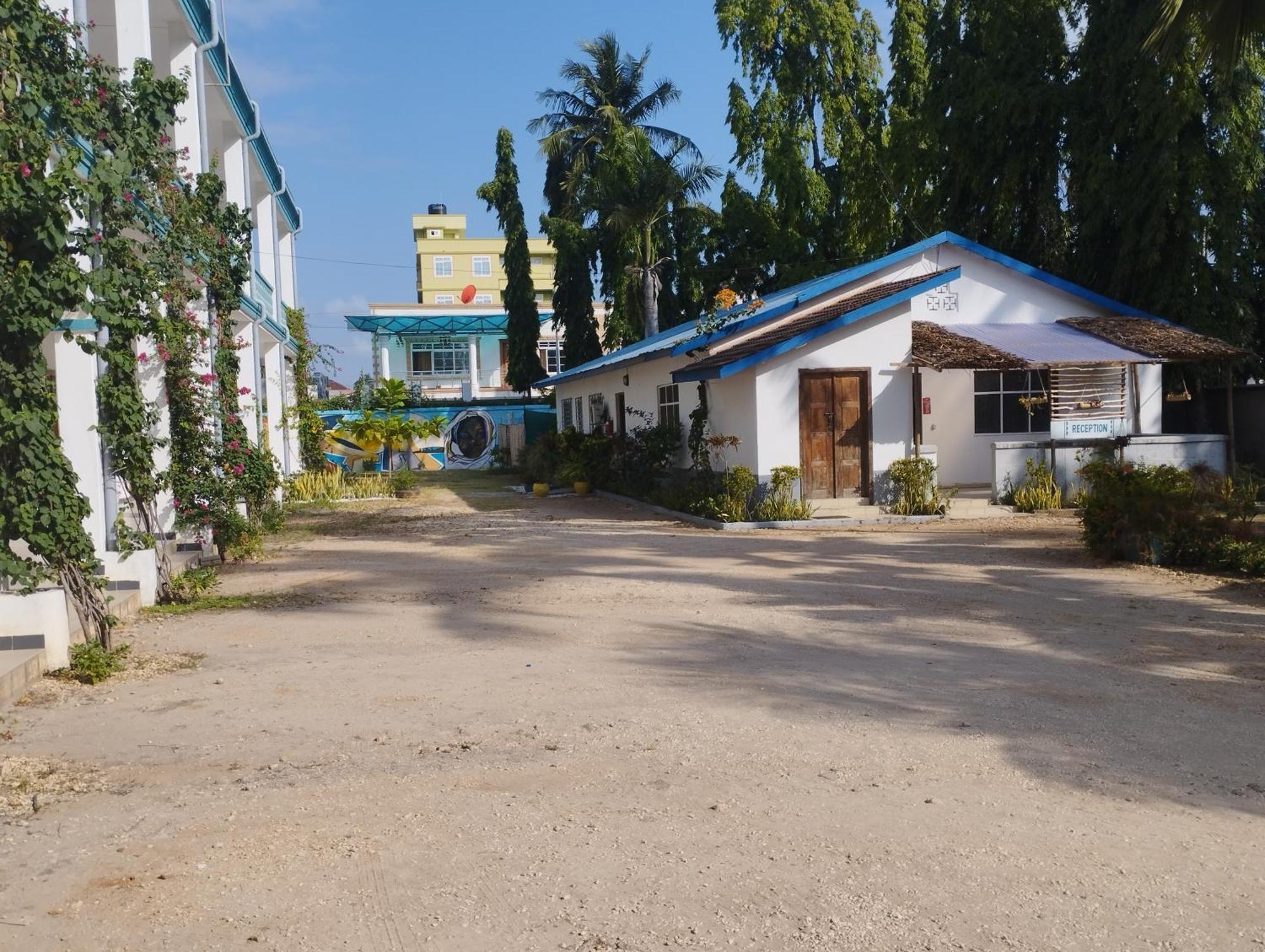 Cefa Hostel Dar es Salaam Exterior foto